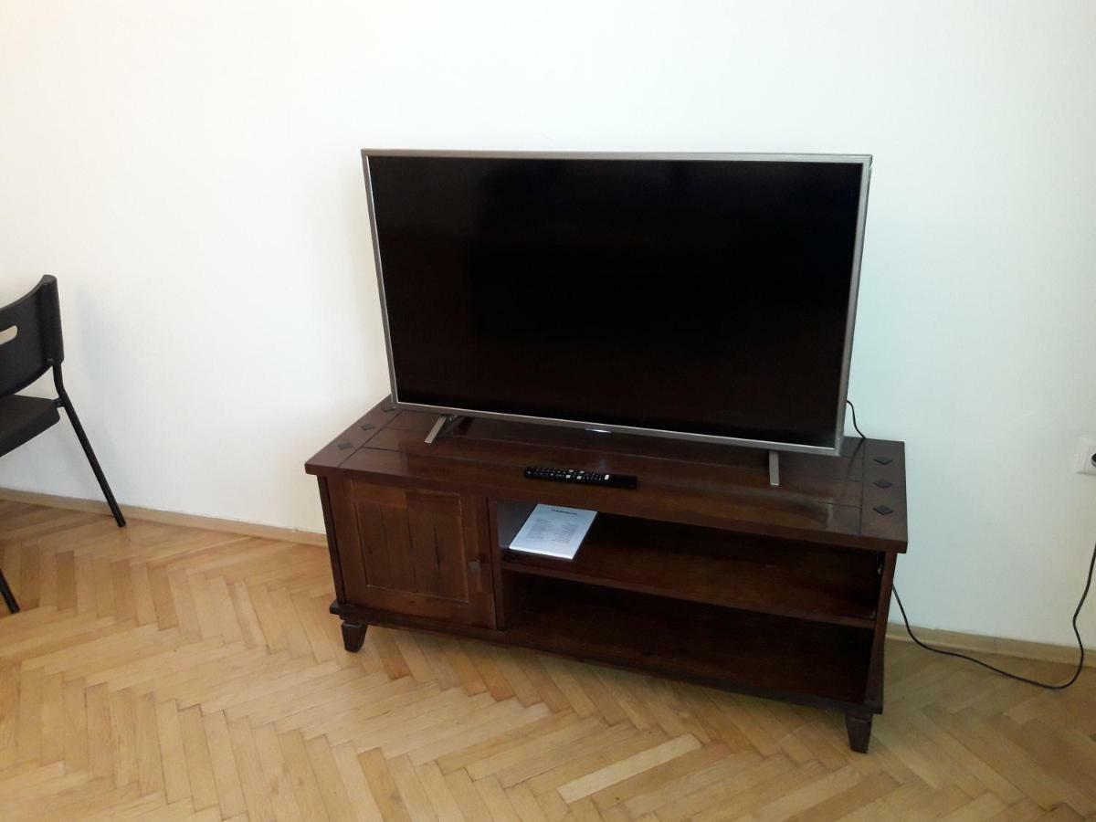 Old Town Spacious Apartment — Photos 2